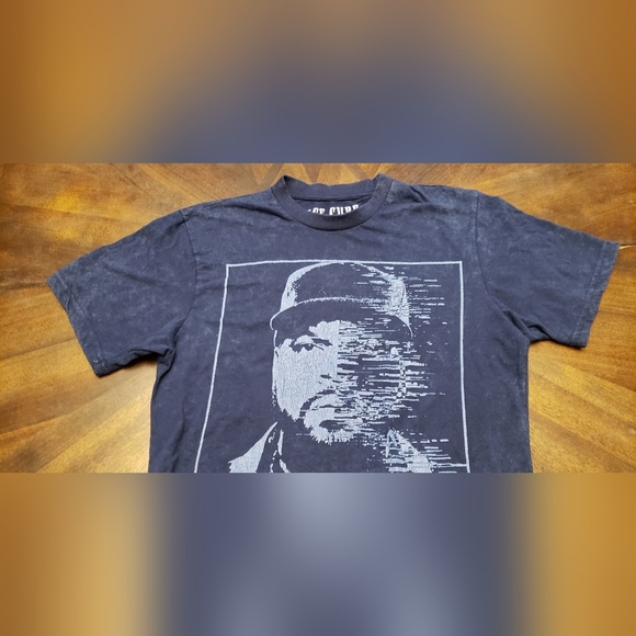 Young Men's Navy Graphic T-Shirt Size Medium ACID WASH STYLE - Picture 2 of 9